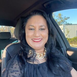 Meet your Posher, Farisha